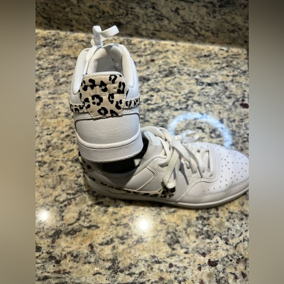 Nike Leopard Swoosh White (Women's) 🔥 - Picture 6 of 10